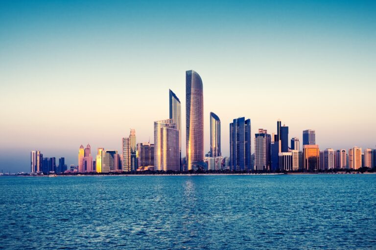 Preise in Abu Dhabi – was kosten Lebensmittel, Restaurants, Attraktionen und Unterkünfte?