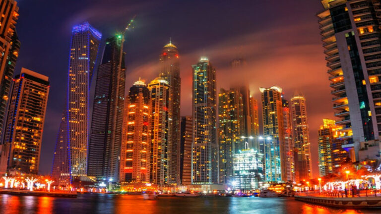 Dubai Marina – Skyline, Restaurants und Bootstouren