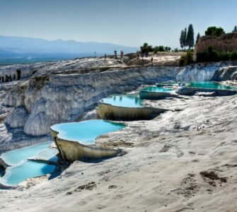 Pamukkale und Hierapolis – Weiße Terrassen und antike Ruinen